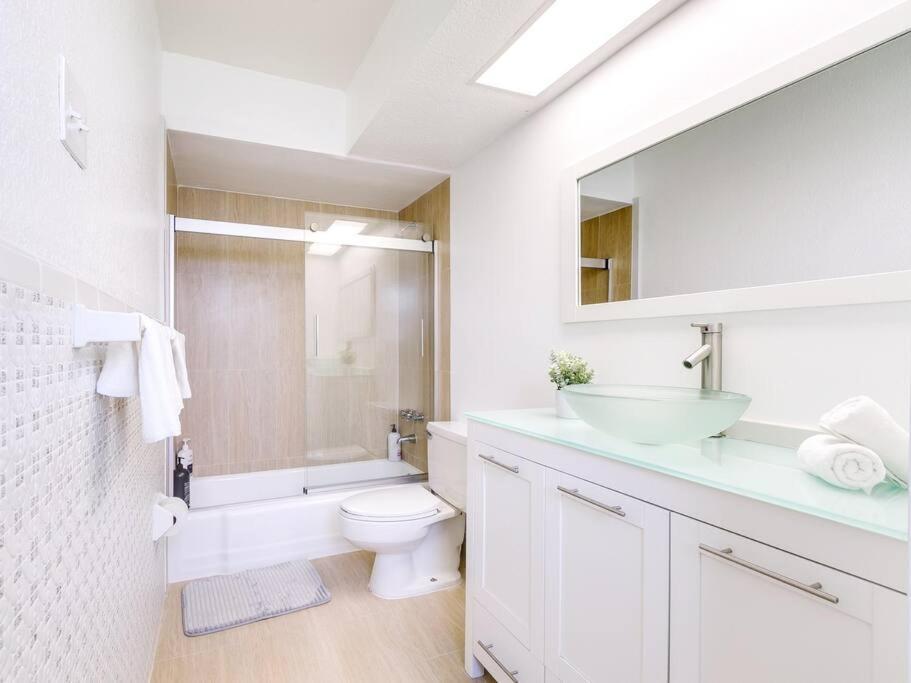 Modern Spacious 5-Bedroom Home With Pool Hollywood Luaran gambar
