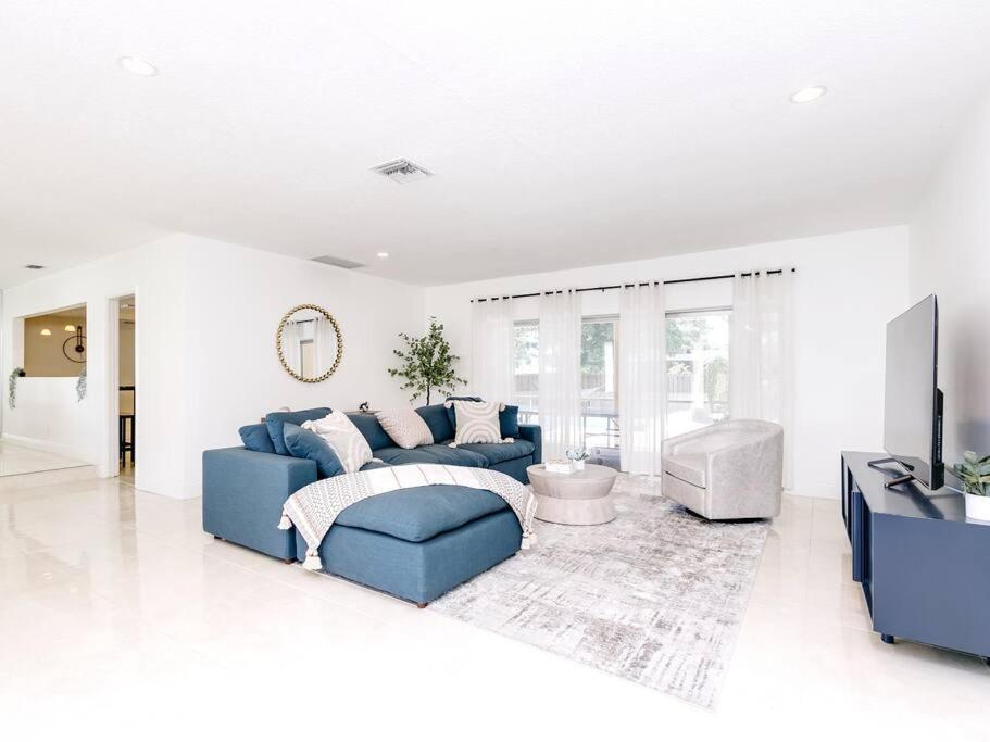 Modern Spacious 5-Bedroom Home With Pool Hollywood Luaran gambar